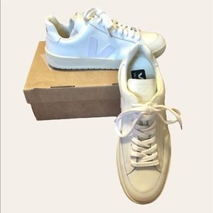VEJA V-12 women’s white sneakers, US size 10, EU size 41.